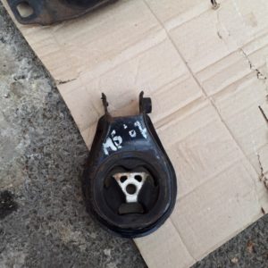 podushka dvigatelya mazda 3 podushka dvigatelya mazda 3
