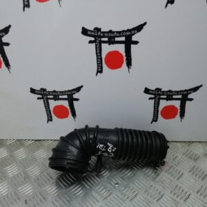 Patrubok vozdushnogo filtra Mazda CX-5 SH0113221