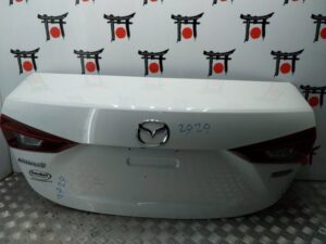 Krishka bagazhnika Mazda 3 BM BPY05261XB Krishka bagazhnika Mazda 3 BM BPY05261XB